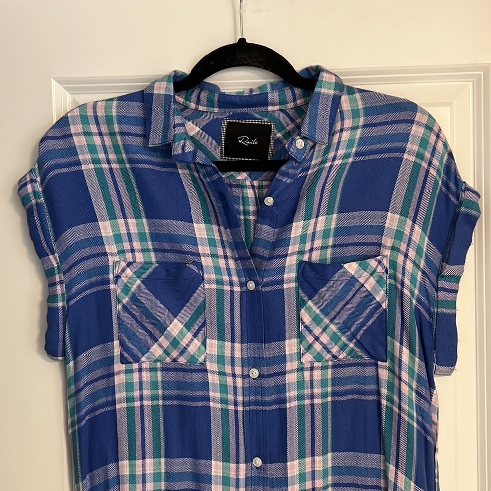 Rails Button Up - Picture 2 of 3